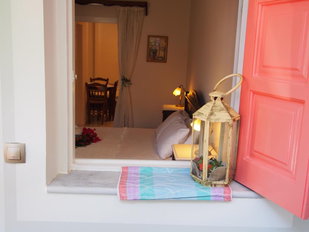 Eolos Apartments With Private Parking อาโยส นิกีตัส ภายนอก รูปภาพ