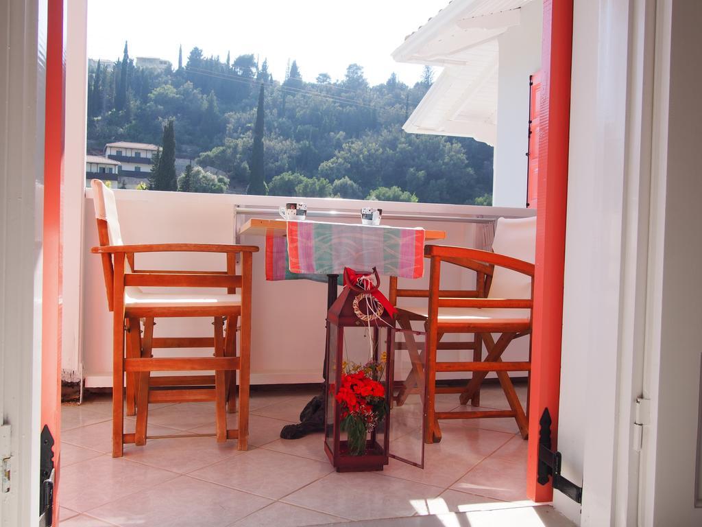 Eolos Apartments With Private Parking อาโยส นิกีตัส ภายนอก รูปภาพ