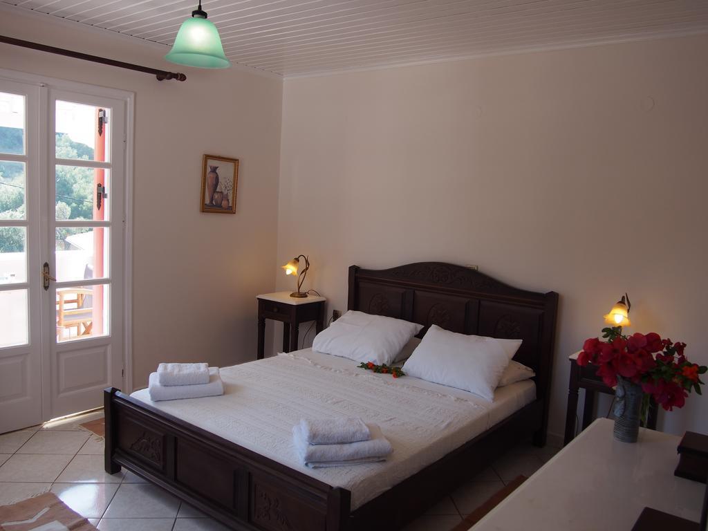Eolos Apartments With Private Parking อาโยส นิกีตัส ภายนอก รูปภาพ