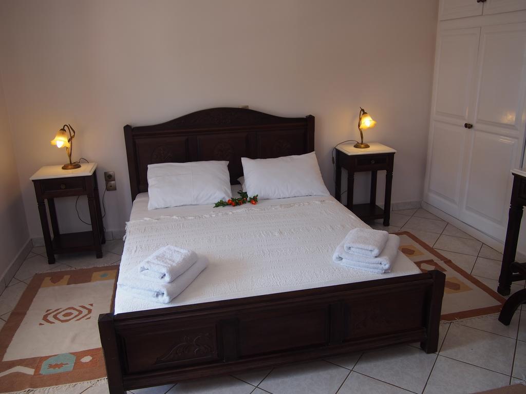Eolos Apartments With Private Parking อาโยส นิกีตัส ภายนอก รูปภาพ