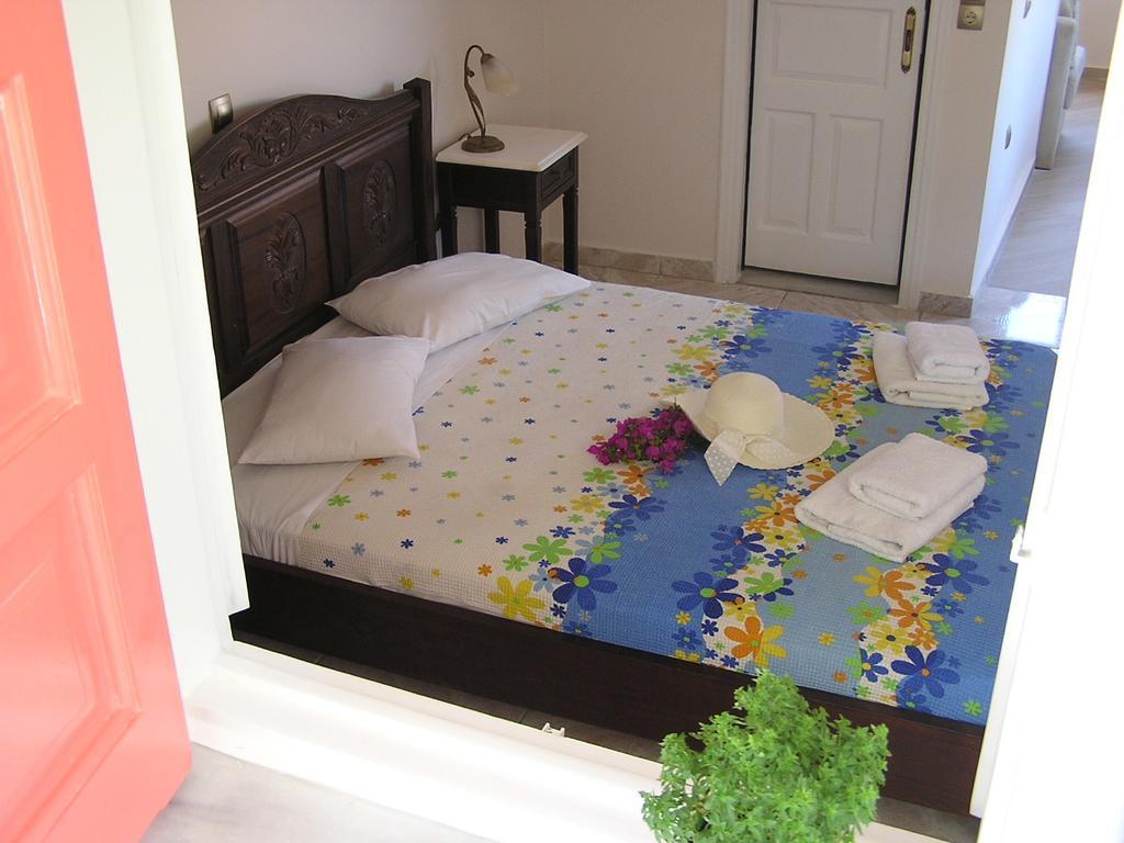 Eolos Apartments With Private Parking อาโยส นิกีตัส ภายนอก รูปภาพ