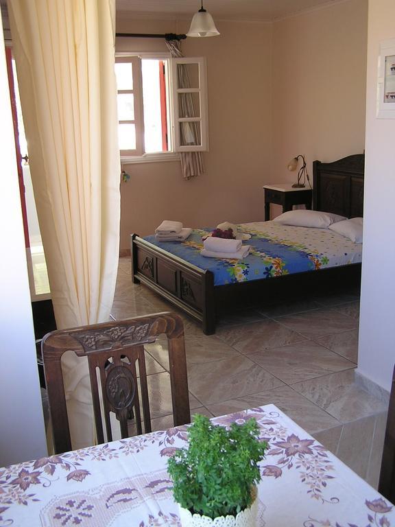 Eolos Apartments With Private Parking อาโยส นิกีตัส ภายนอก รูปภาพ