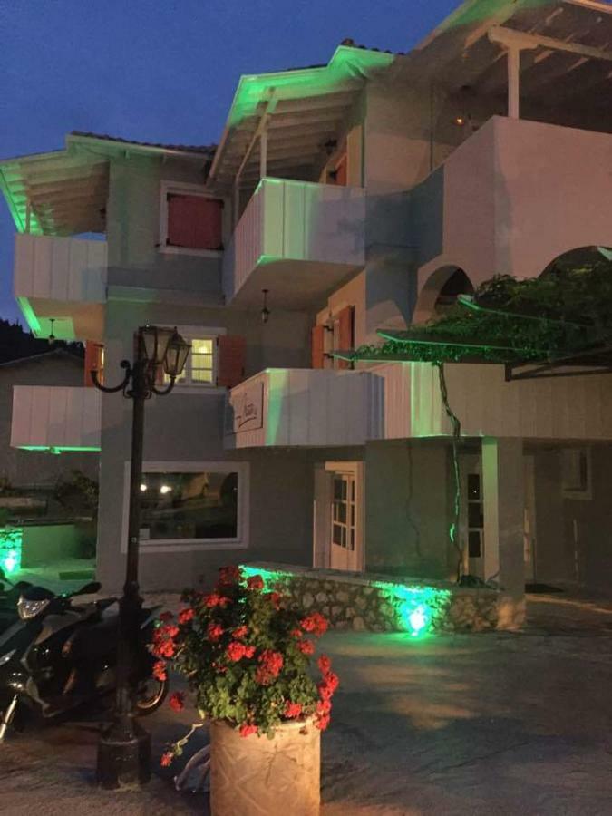 Eolos Apartments With Private Parking อาโยส นิกีตัส ภายนอก รูปภาพ